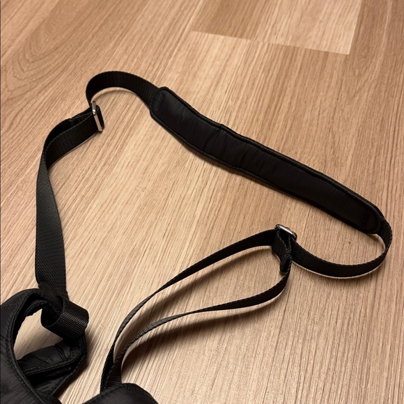 New Lululemon Quilty Pleasures Phone Crossbody - Picture 6 of 9